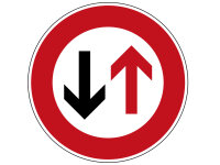 Verkehrszeichen 208 – Dem Gegenverkehr Vorrang...